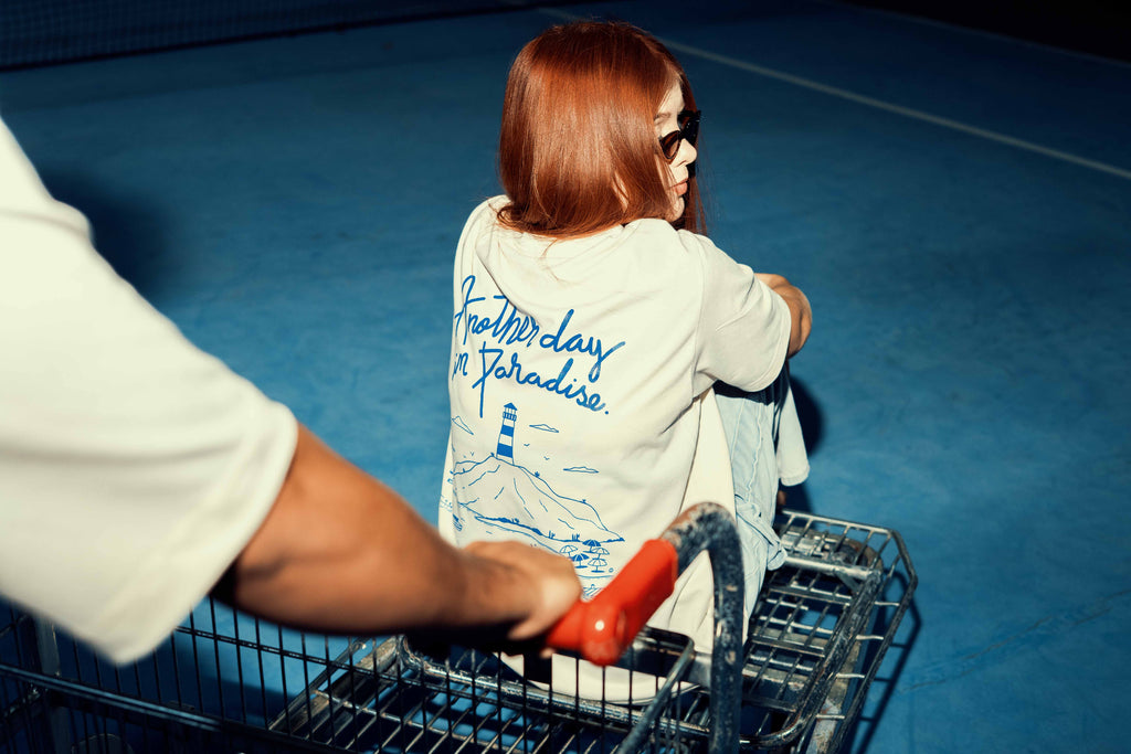 T-shirt  "ANOTHER DAY IN PARADISE"